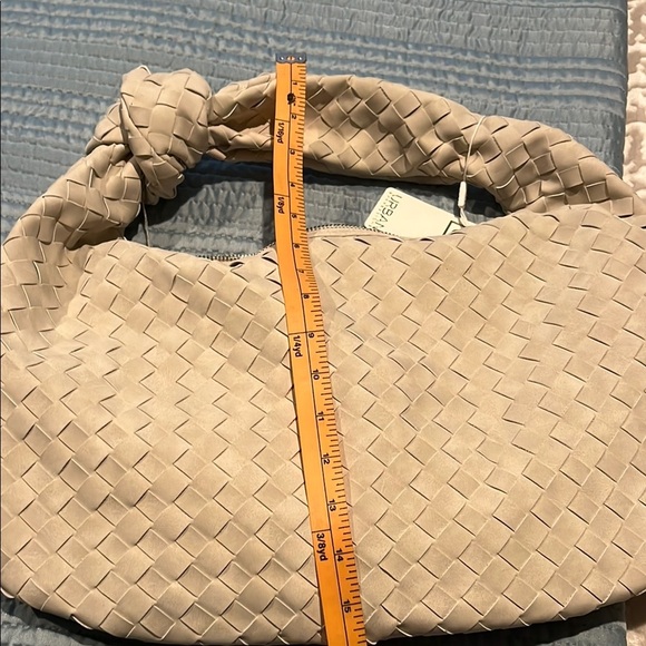 Cream Hobo Bag with Woven Texture - Picture 8 of 9